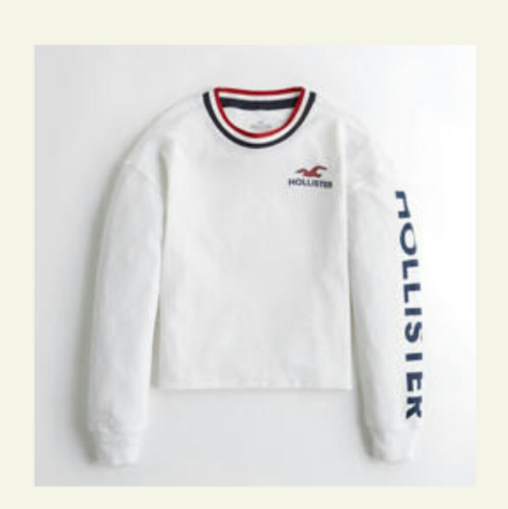Hollister boyfriend logo graphic tee